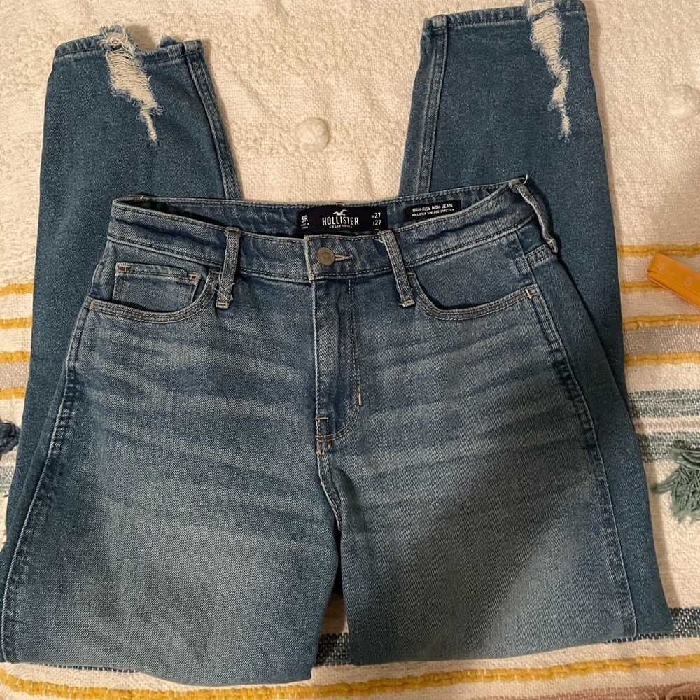 Hollister High-Rise Mom Jean vintage stretch